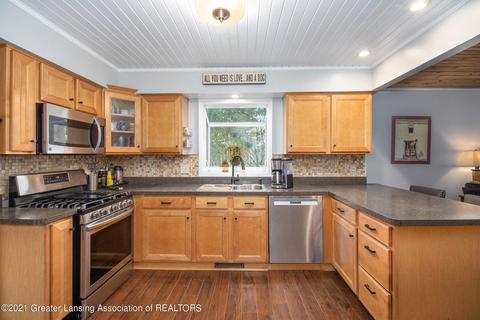 1441 Maycroft Rd, Lansing, MI 48917 photo 10