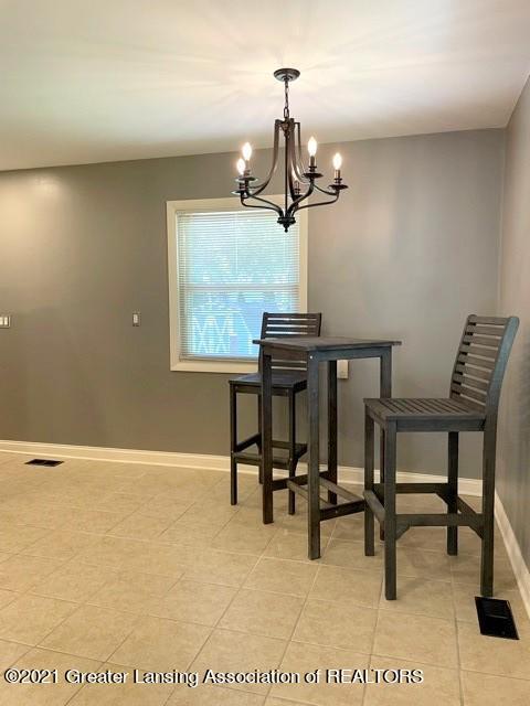 2121 Riverside Ct, Lansing, MI 48906 photo 14