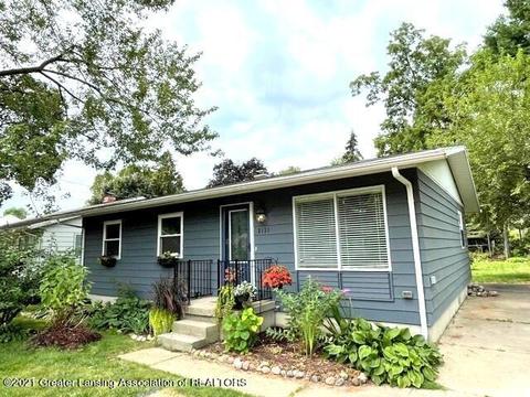 2121 Riverside Ct, Lansing, MI 48906 photo 1