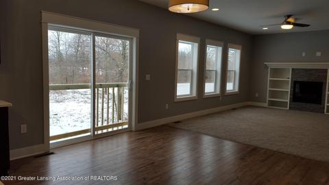 3809 Thorncrest Dr, Jackson, MI 49203 photo 2
