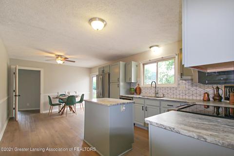 225 S Scott St, Dewitt, MI 48820 photo 4