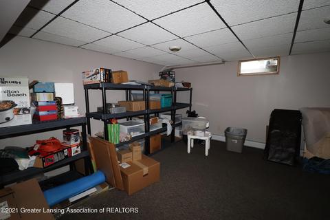 305 E Park St, Saint Johns, MI 48879 photo 38