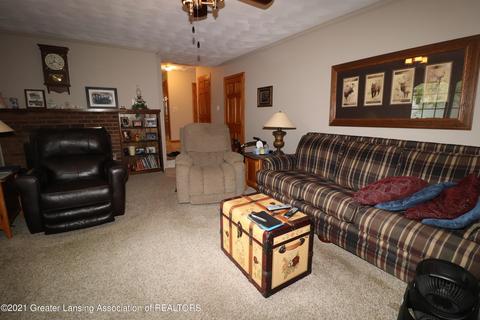 305 E Park St, Saint Johns, MI 48879 photo 23