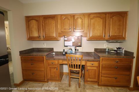 305 E Park St, Saint Johns, MI 48879 photo 13