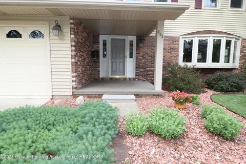 305 E Park St, Saint Johns, MI 48879 photo 3