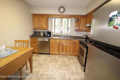 305 E Park St, Saint Johns, MI 48879 photo 19