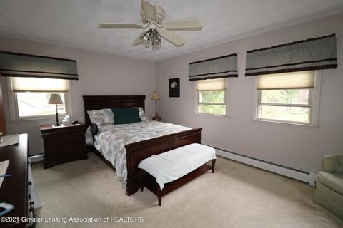 305 E Park St, Saint Johns, MI 48879 photo 25