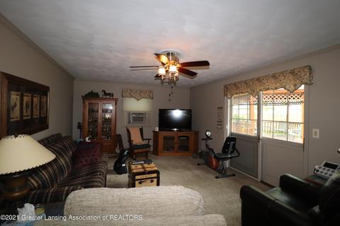305 E Park St, Saint Johns, MI 48879 photo 20