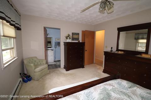 305 E Park St, Saint Johns, MI 48879 photo 27