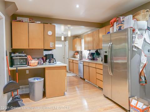1024 Britten Ave, Lansing, MI 48910 photo 7
