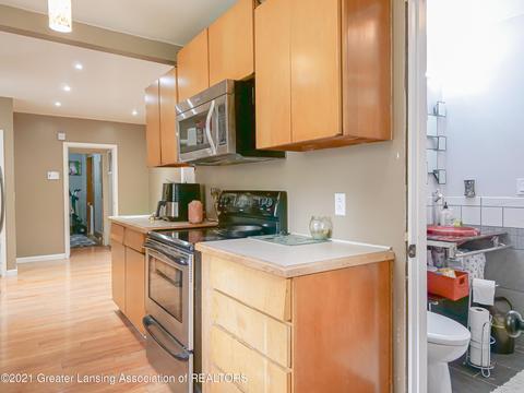 1024 Britten Ave, Lansing, MI 48910 photo 10