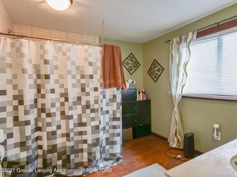 1024 Britten Ave, Lansing, MI 48910 photo 28