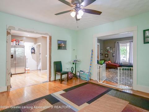 1024 Britten Ave, Lansing, MI 48910 photo 17