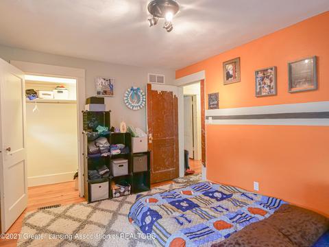1024 Britten Ave, Lansing, MI 48910 photo 25