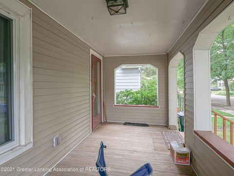 1024 Britten Ave, Lansing, MI 48910 photo 2