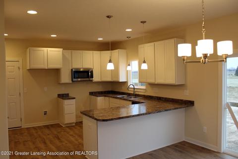 3543 Bath Rd, Perry, MI 48872 photo 2