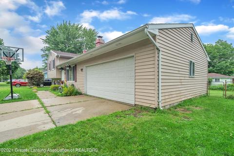 6233 Marscot Dr, Lansing, MI 48911 photo 4