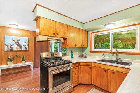 201 E Cavanaugh Rd, Lansing, MI 48910 photo 14