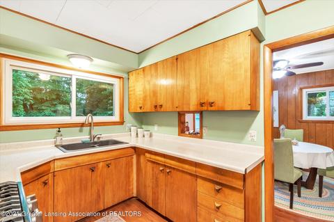 201 E Cavanaugh Rd, Lansing, MI 48910 photo 17
