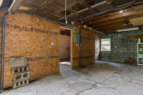 2415 Lyons Ave, Lansing, MI 48910 photo 9