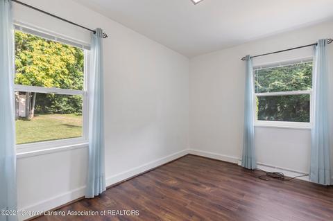 2415 Lyons Ave, Lansing, MI 48910 photo 22