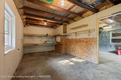 2415 Lyons Ave, Lansing, MI 48910 photo 10