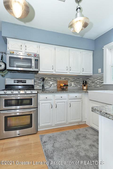 2110 Devonshire Ave, Lansing, MI 48910 photo 7