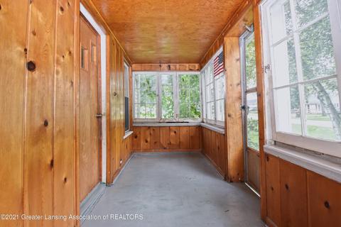 126 Hackett St, Jackson, MI 49202 photo 4
