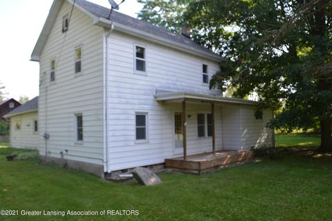 8300 W Herbison Rd, Eagle, MI 48822 photo 1