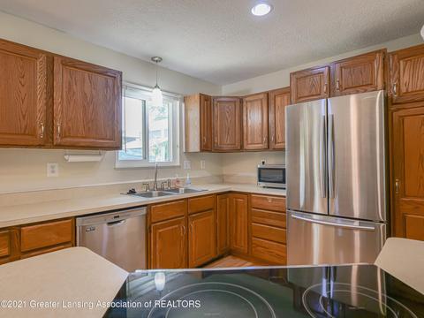 6264 Lake Dr, Haslett, MI 48840 photo 7