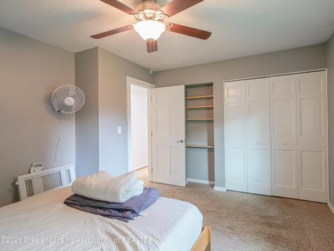 6264 Lake Dr, Haslett, MI 48840 photo 9
