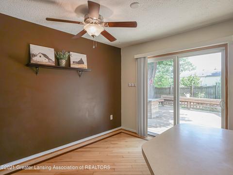 6264 Lake Dr, Haslett, MI 48840 photo 5