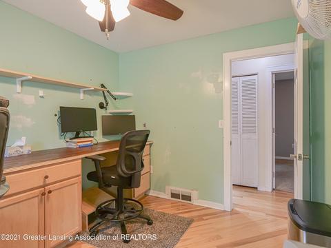 6264 Lake Dr, Haslett, MI 48840 photo 14