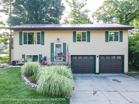 6264 Lake Dr, Haslett, MI 48840 photo 1