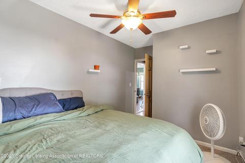 1130 Hapeman St, Lansing, MI 48915 photo 12