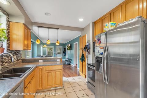 1130 Hapeman St, Lansing, MI 48915 photo 9