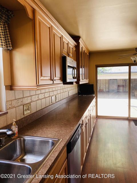 3127 Treadwell, Wayne, MI 48184 photo 9
