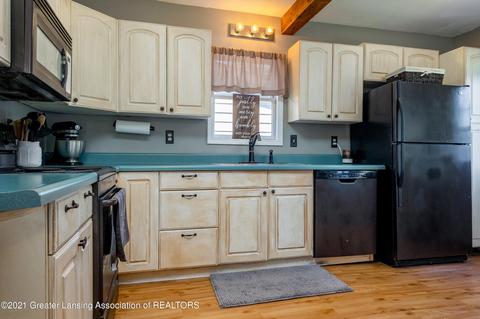 126 N Franklin St, Maple Rapids, MI 48853 photo 28