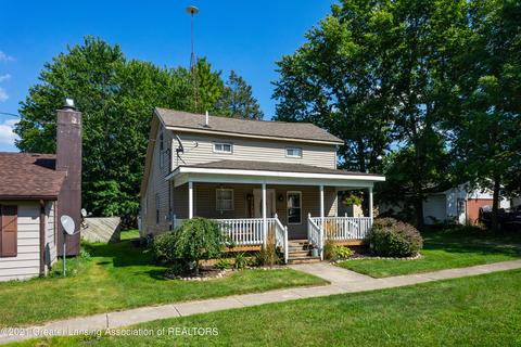 126 N Franklin St, Maple Rapids, MI 48853 photo 2