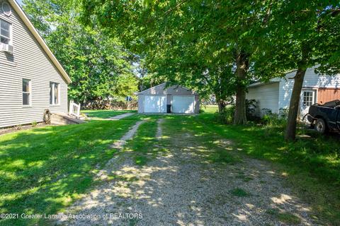 126 N Franklin St, Maple Rapids, MI 48853 photo 4