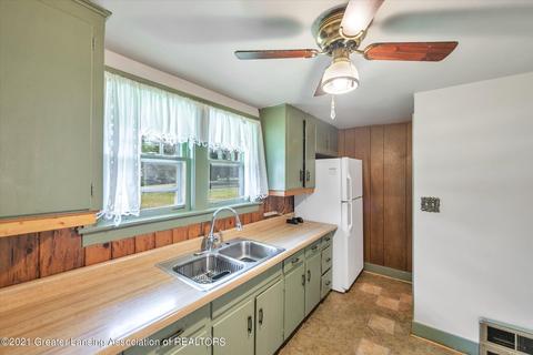 5650 Sleight Rd, Bath, MI 48808 photo 13