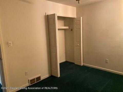 9408 Terry St, Romulus, MI 48174 photo 12
