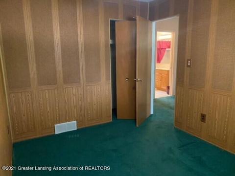 9408 Terry St, Romulus, MI 48174 photo 8