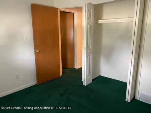 9408 Terry St, Romulus, MI 48174 photo 4