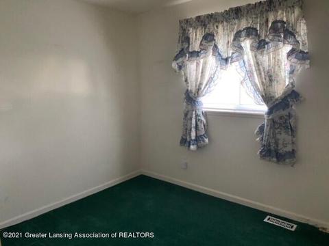 9408 Terry St, Romulus, MI 48174 photo 5