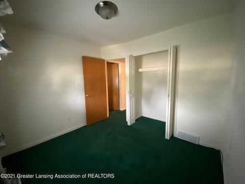 9408 Terry St, Romulus, MI 48174 photo 3
