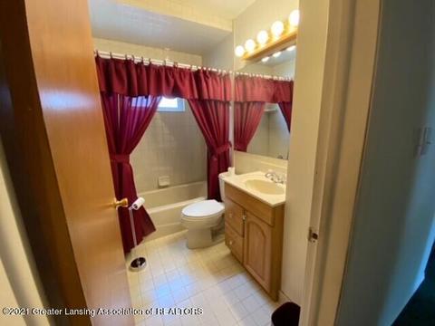 9408 Terry St, Romulus, MI 48174 photo 16