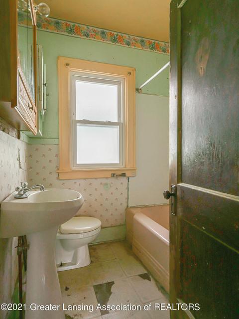 1730 Herbert St, Lansing, MI 48910 photo 12