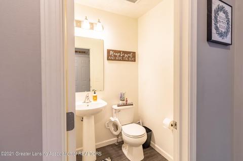 240 Noleigh Ln, Dewitt, MI 48820 photo 9
