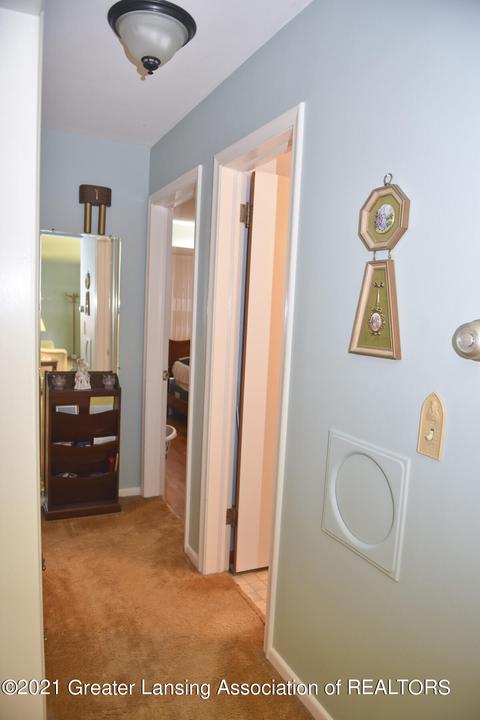 1724 Windsor Pl, Lansing, MI 48910 photo 21